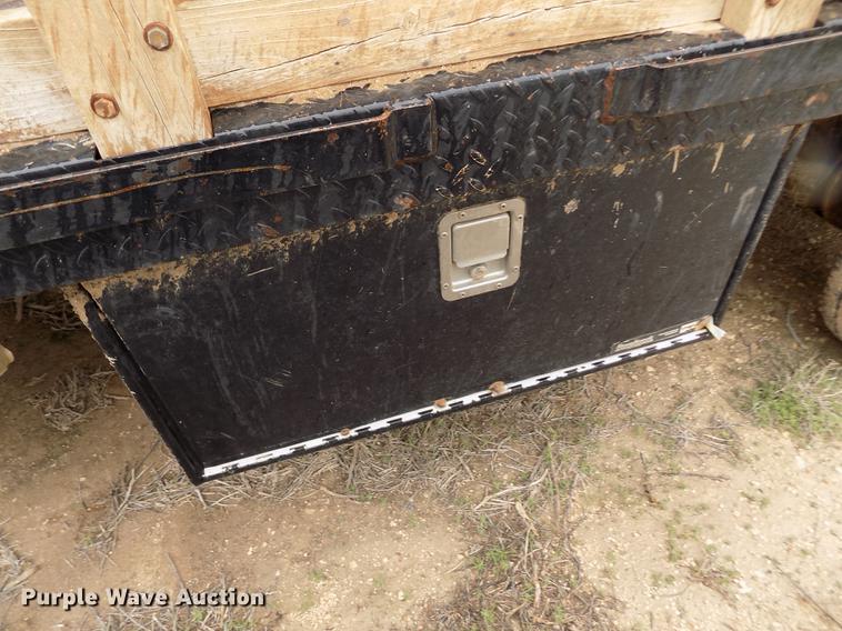 image for item FG9448 2009 Ford F350 Super Duty XL flatbed pickup truck