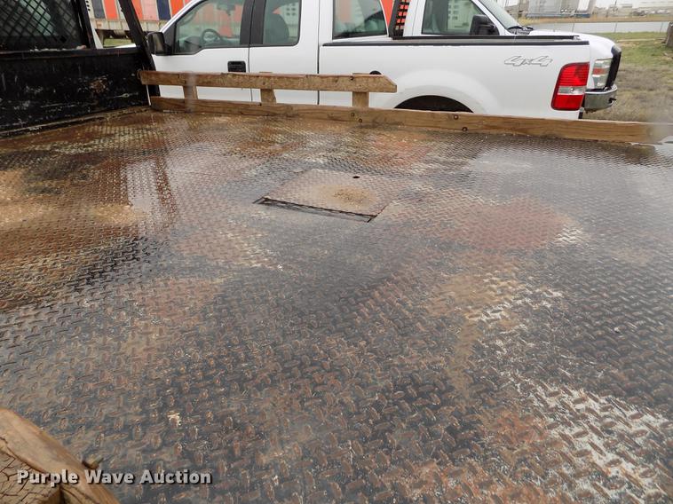 image for item FG9448 2009 Ford F350 Super Duty XL flatbed pickup truck