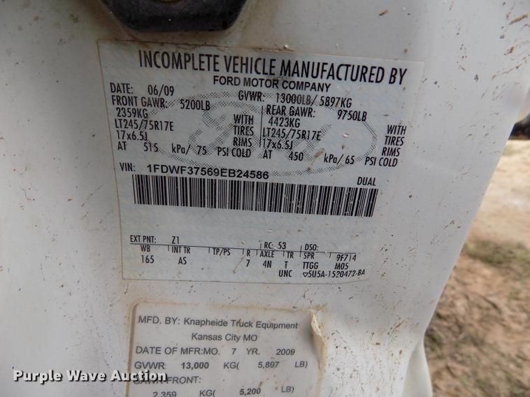 image for item FG9448 2009 Ford F350 Super Duty XL flatbed pickup truck