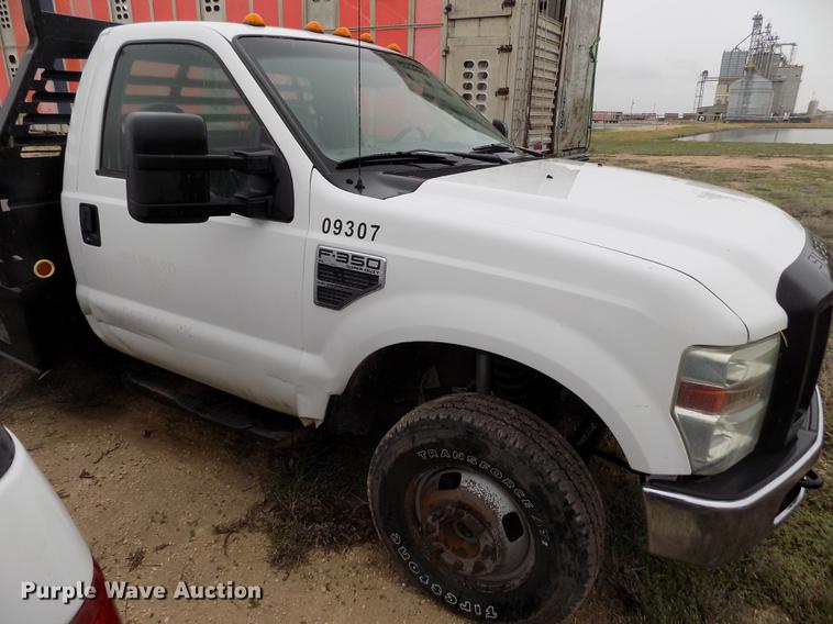 image for item FG9449 2009 Ford F350 Super Duty XL flatbed pickup truck
