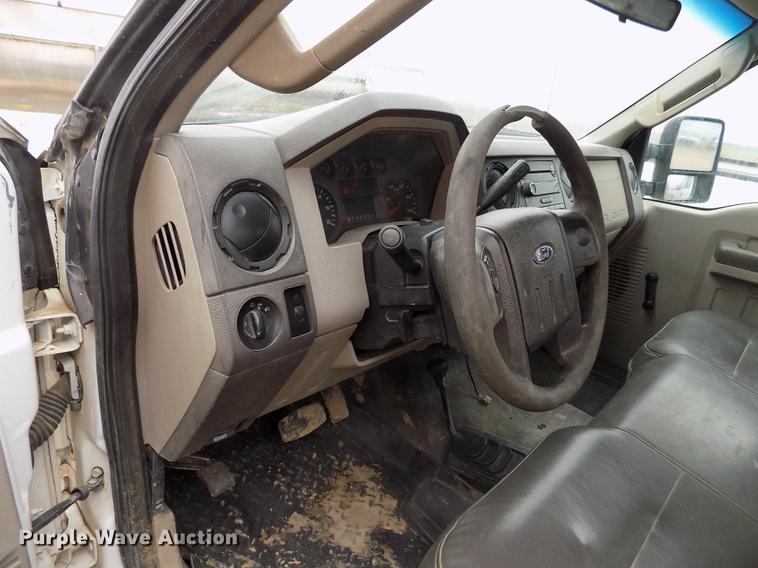 image for item FG9449 2009 Ford F350 Super Duty XL flatbed pickup truck