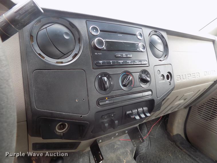 image for item FG9449 2009 Ford F350 Super Duty XL flatbed pickup truck