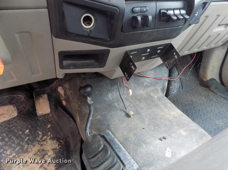 image for item FG9449 2009 Ford F350 Super Duty XL flatbed pickup truck