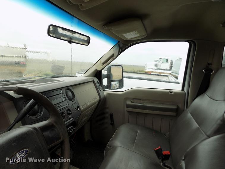 image for item FG9449 2009 Ford F350 Super Duty XL flatbed pickup truck