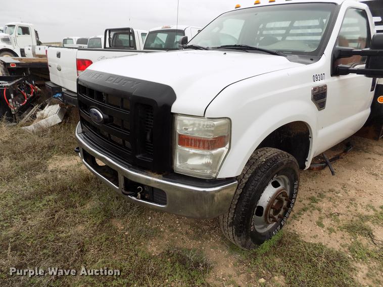 image for item FG9449 2009 Ford F350 Super Duty XL flatbed pickup truck