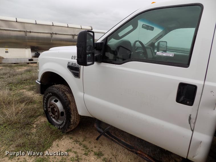 image for item FG9449 2009 Ford F350 Super Duty XL flatbed pickup truck