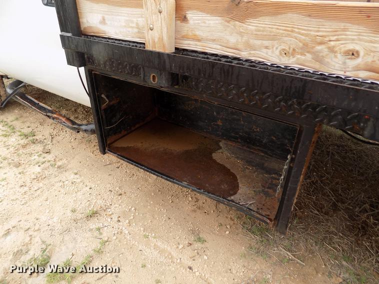 image for item FG9449 2009 Ford F350 Super Duty XL flatbed pickup truck