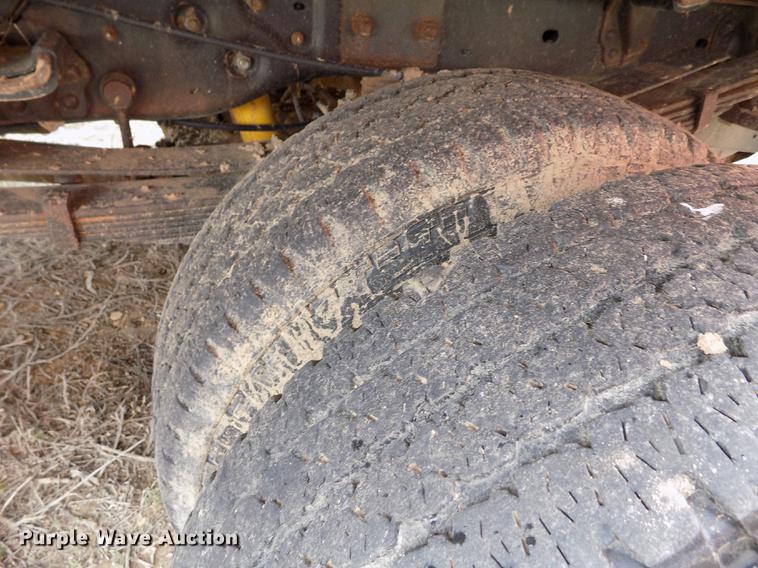 image for item FG9449 2009 Ford F350 Super Duty XL flatbed pickup truck