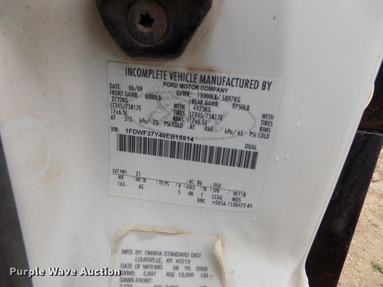 image for item FG9449 2009 Ford F350 Super Duty XL flatbed pickup truck