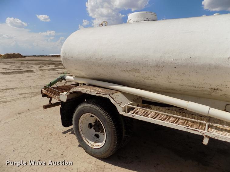 image for item FG9491 1976 Ford F600 tank truck