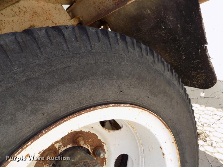 image for item FG9491 1976 Ford F600 tank truck