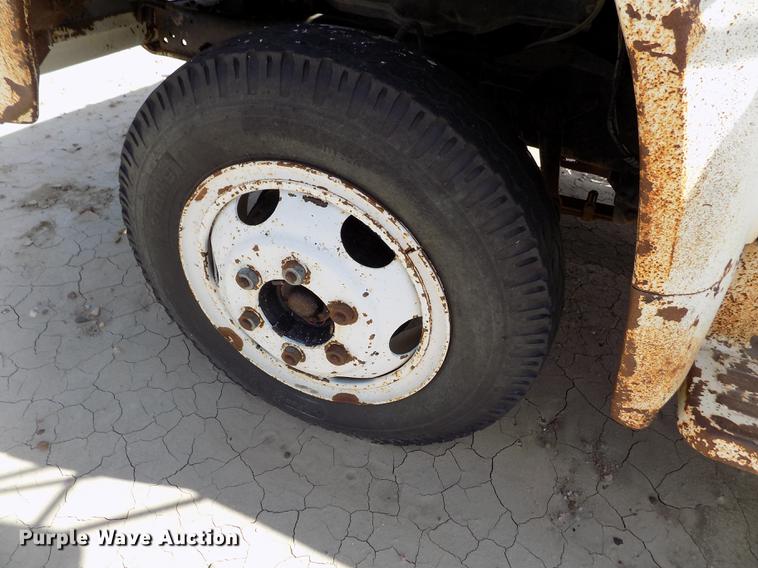 image for item FG9491 1976 Ford F600 tank truck