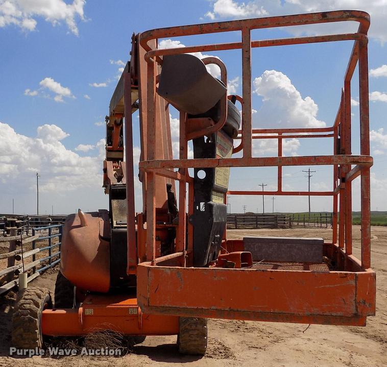 image for item FG9492 1999 JLG 600AJ boom lift