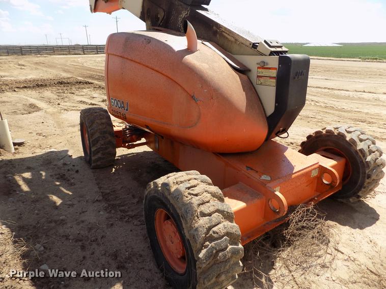 image for item FG9492 1999 JLG 600AJ boom lift