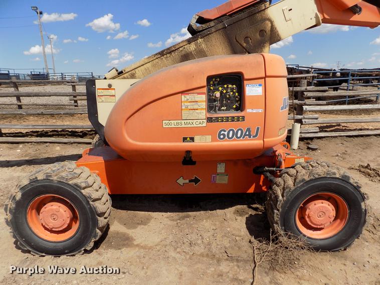 image for item FG9492 1999 JLG 600AJ boom lift