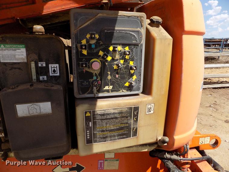 image for item FG9492 1999 JLG 600AJ boom lift