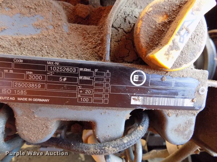 image for item FG9492 1999 JLG 600AJ boom lift