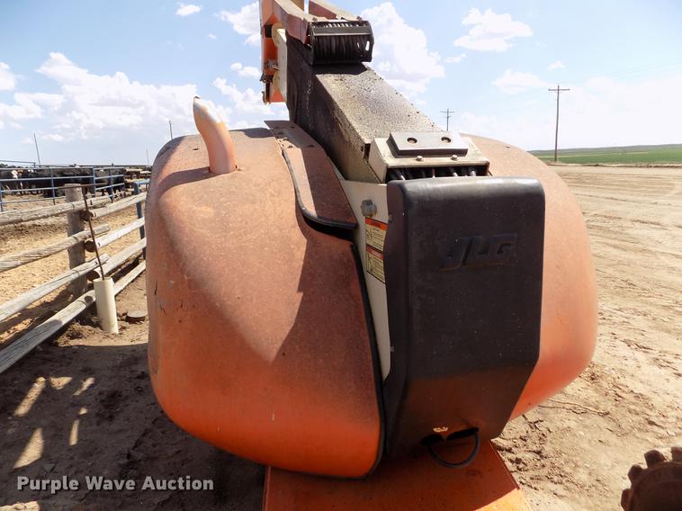 image for item FG9492 1999 JLG 600AJ boom lift