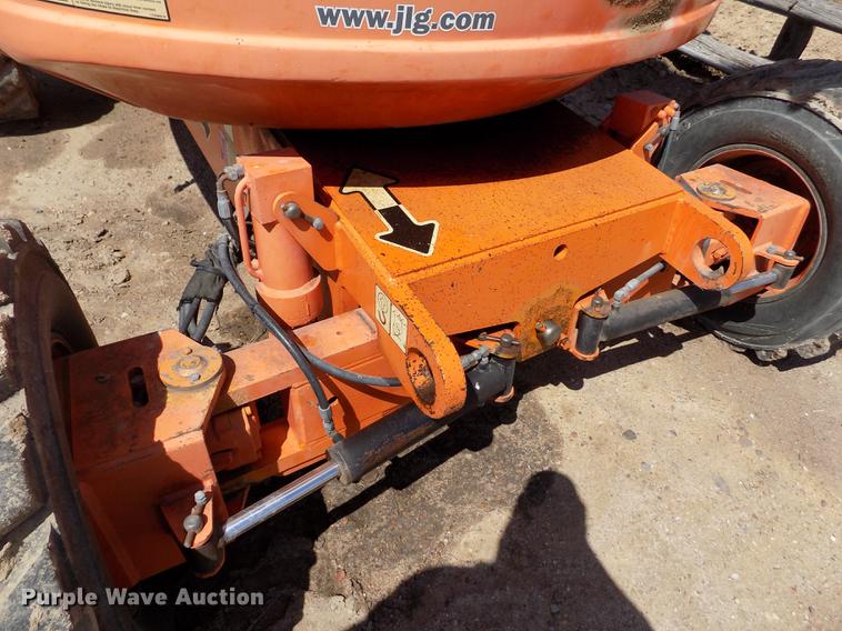 image for item FG9492 1999 JLG 600AJ boom lift