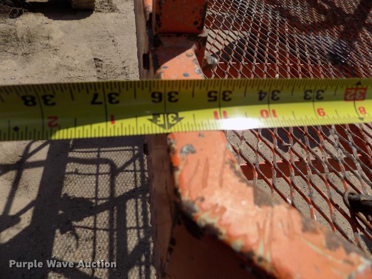 image for item FG9492 1999 JLG 600AJ boom lift