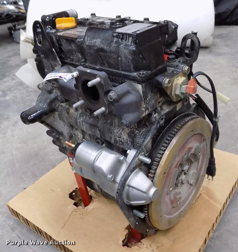 image for item FH9165 2012 Yanmar 3TNM72-A 0.904L three cylinder diesel engine