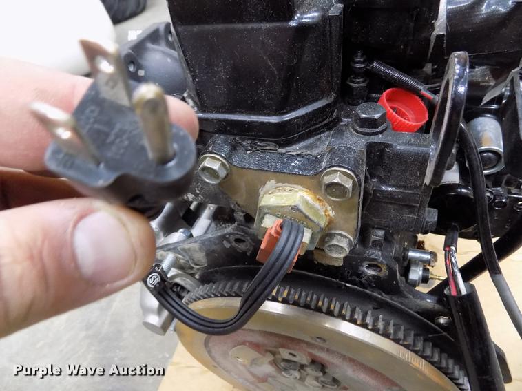 image for item FH9165 2012 Yanmar 3TNM72-A 0.904L three cylinder diesel engine