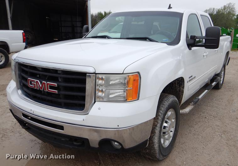 image for item FH9323 2009 GMC Sierra 2500HD Crew Cab pickup truck