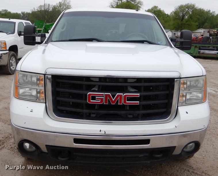 image for item FH9323 2009 GMC Sierra 2500HD Crew Cab pickup truck