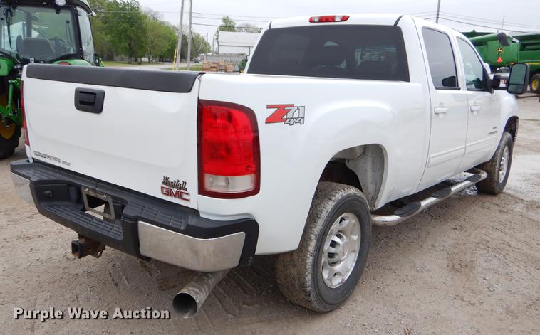 image for item FH9323 2009 GMC Sierra 2500HD Crew Cab pickup truck