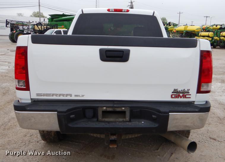 image for item FH9323 2009 GMC Sierra 2500HD Crew Cab pickup truck