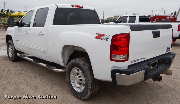 image for item FH9323 2009 GMC Sierra 2500HD Crew Cab pickup truck