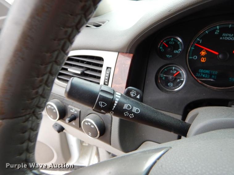 image for item FH9323 2009 GMC Sierra 2500HD Crew Cab pickup truck