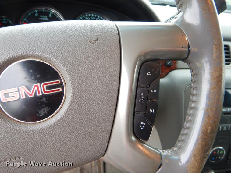 image for item FH9323 2009 GMC Sierra 2500HD Crew Cab pickup truck