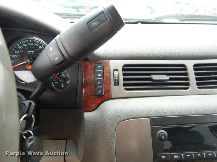 image for item FH9323 2009 GMC Sierra 2500HD Crew Cab pickup truck