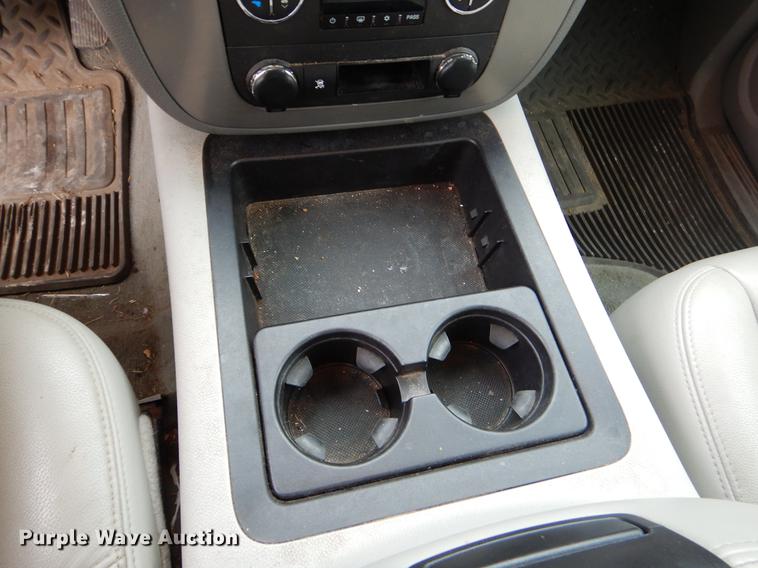 image for item FH9323 2009 GMC Sierra 2500HD Crew Cab pickup truck