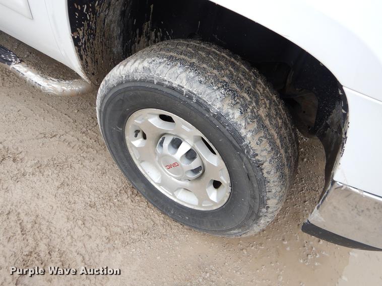 image for item FH9323 2009 GMC Sierra 2500HD Crew Cab pickup truck