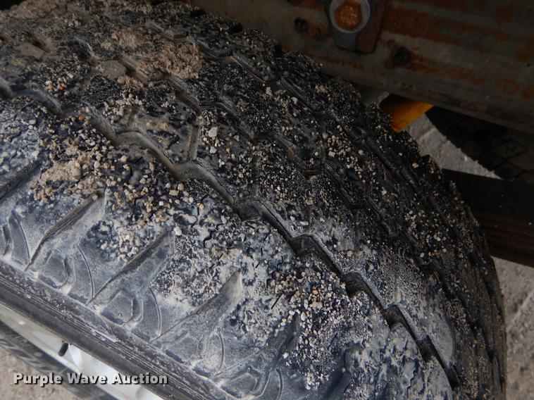 image for item FH9323 2009 GMC Sierra 2500HD Crew Cab pickup truck