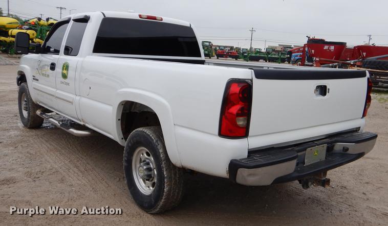 image for item FH9324 2006 Chevrolet Silverado 2500HD Ext. Cab pickup truck