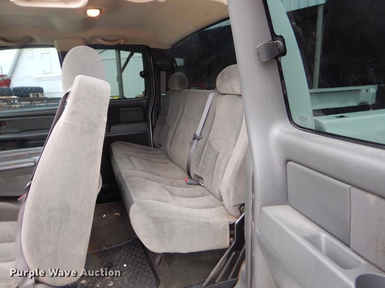 image for item FH9324 2006 Chevrolet Silverado 2500HD Ext. Cab pickup truck