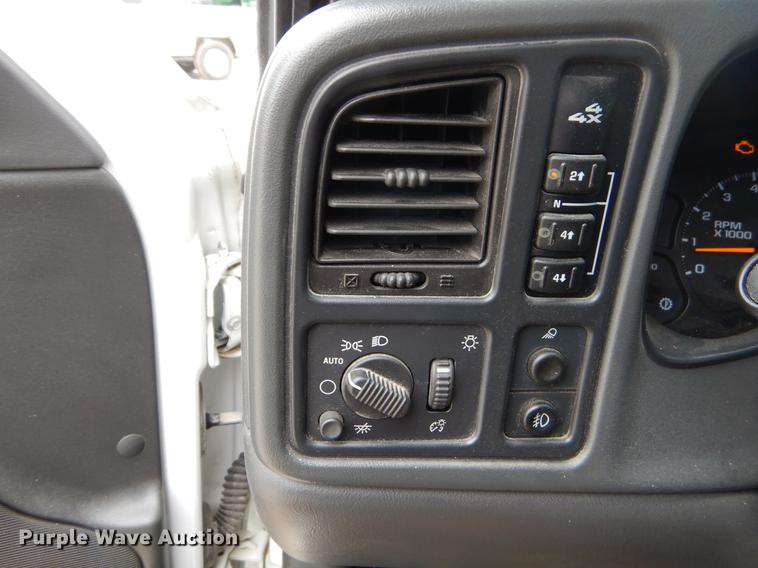 image for item FH9324 2006 Chevrolet Silverado 2500HD Ext. Cab pickup truck