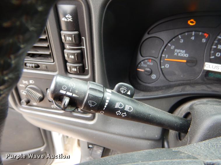 image for item FH9324 2006 Chevrolet Silverado 2500HD Ext. Cab pickup truck