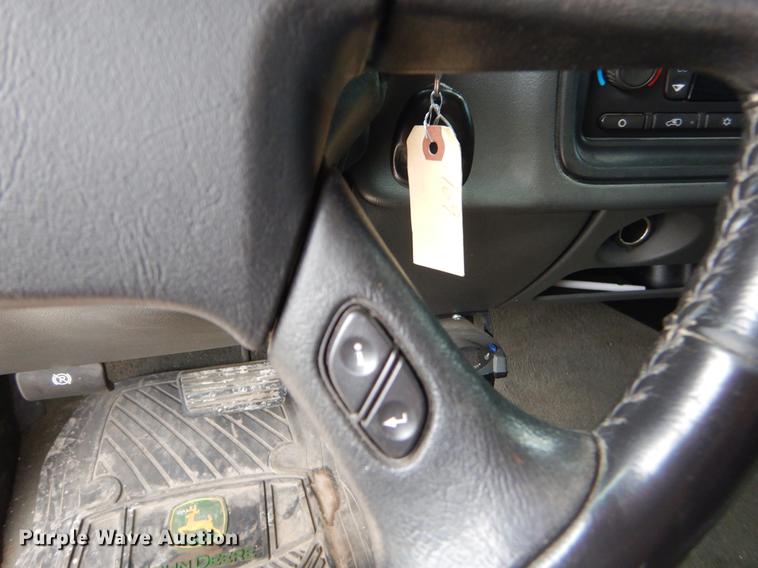 image for item FH9324 2006 Chevrolet Silverado 2500HD Ext. Cab pickup truck