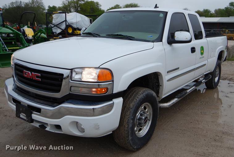 image for item FH9325 2006 GMC Sierra 2500HD Ext. Cab pickup truck