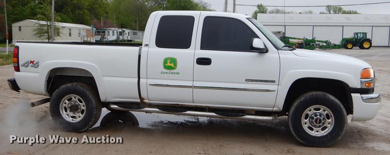 image for item FH9325 2006 GMC Sierra 2500HD Ext. Cab pickup truck