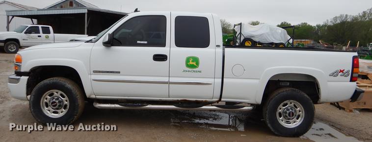 image for item FH9325 2006 GMC Sierra 2500HD Ext. Cab pickup truck