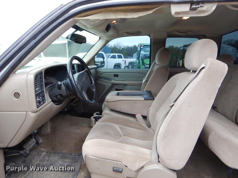 image for item FH9325 2006 GMC Sierra 2500HD Ext. Cab pickup truck