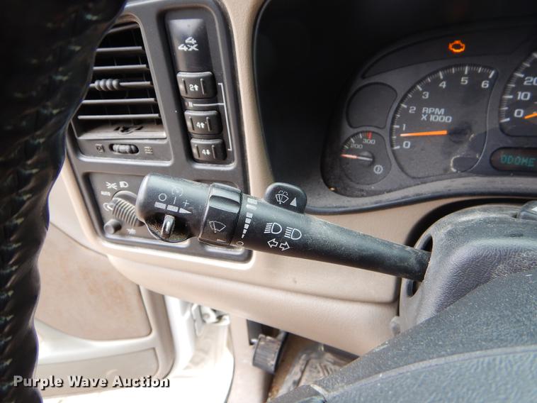 image for item FH9325 2006 GMC Sierra 2500HD Ext. Cab pickup truck