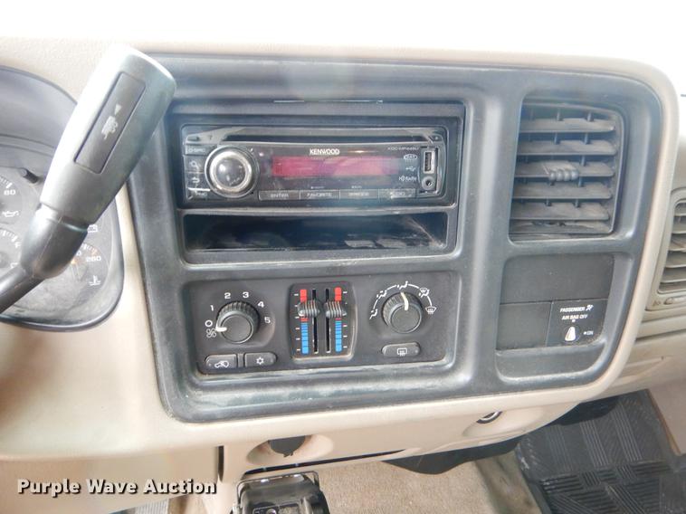 image for item FH9325 2006 GMC Sierra 2500HD Ext. Cab pickup truck