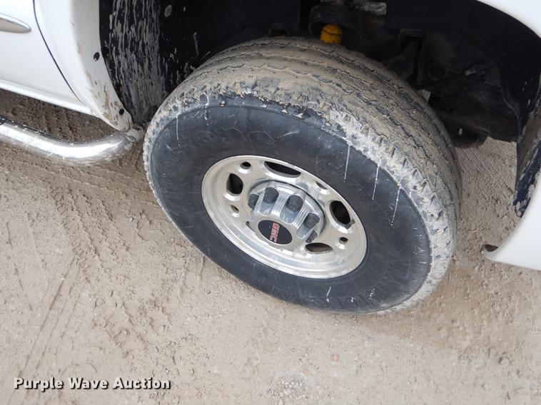 image for item FH9325 2006 GMC Sierra 2500HD Ext. Cab pickup truck