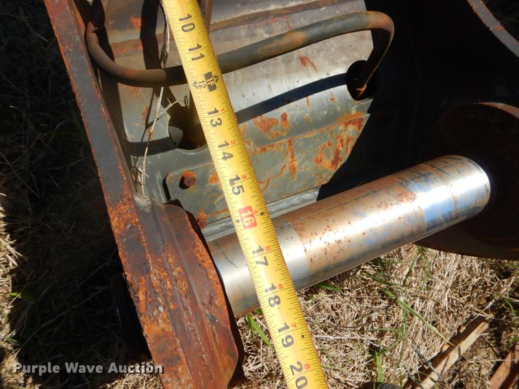 image for item FH9443 (2) hydraulic quick couplers